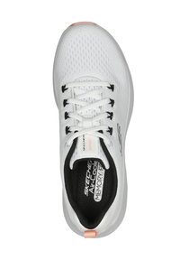 Białe buty sportowe z przewiewną siateczką, czarnymi akcentami, sznurowaniem oraz teksturowaną wkładką oznaczoną "Memory Foam" i "Air-Cooled."