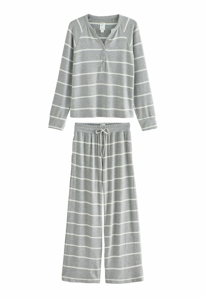 Set de pijama gri, format dintr-un tricou cu sleeves lungi, decorate cu dungi albe și detalii cu nasturi, asortat cu pantaloni largi și talie elastică.