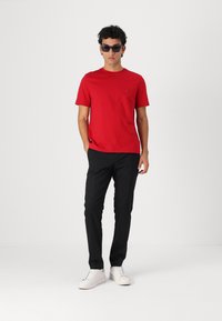 Tommy Hilfiger SEASONAL SOLID TEE - Basic T-shirt - medium red