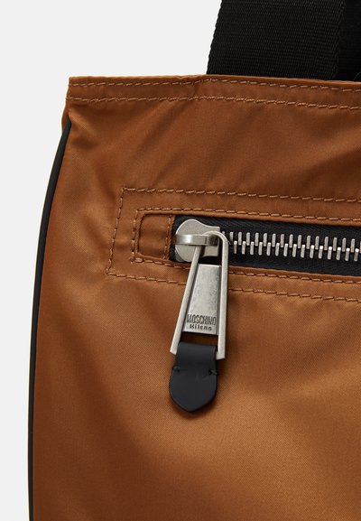 MOSCHINO BORSA TRACOLLA UNISEX - Veľká kabelka - fantasia nero