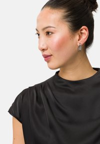 zero MIT STEHKRAGEN - Blůza - black beauty