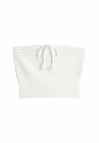 Biały prążkowany crop top z zapięciem na sznurek i dekoracyjnym wykończeniem wzdłuż dekoltu. Miękka, dziewiarska tkanina z dopasowanym krojem.