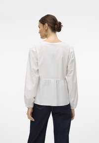 Vero Moda VMGILI TIE - Bluse - bright white