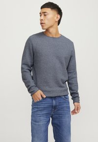 Jack & Jones PREMIUM - CREW NECK NOOS - Svetrík - captains blue Miniatúrny obrázok 1