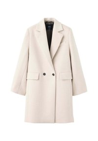 Manteau en laine beige à simple boutonnage avec larges revers, deux boutons noirs, poches à rabat et manches longues, suspendu sur fond blanc.