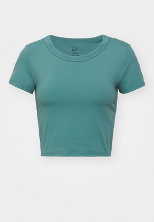 Kratak rukav, skraćeni majica u tirkiznoj boji, izrađena od glatke tkanine s okruglim izrezom i detaljima od šivanja.