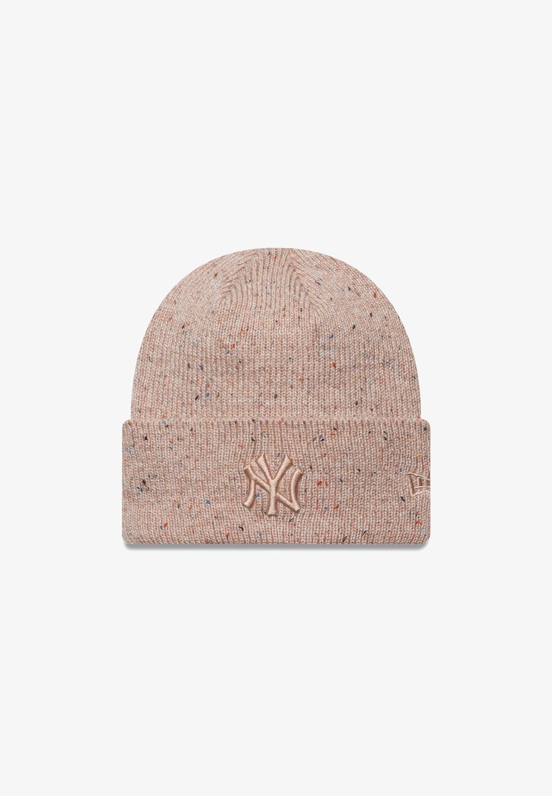 Boné de malha em rosa claro com speckles multicoloridos, apresentando um logotipo NY bordado na aba e um topo arredondado sem costuras.