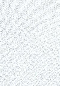 Tessuto azzurro chiaro con una superficie strutturata e un aspetto morbido e intrecciato. La superficie presenta un motivo finemente lavorato, creando una finitura liscia e uniforme.