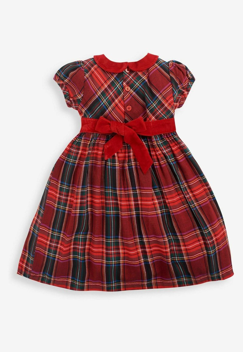 Robe à carreaux rouge pour tout-petit avec manches courtes bouffantes, col en velours rouge, devant avec boutons, et ceinture nœud en velours assorti à la taille.
