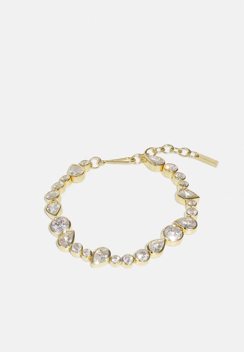 Χρυσό βραχιόλι με εναλλασσόμενο σχέδιο από σταγόνες και στρογγυλά διαυγή κρύσταλλα, ασφαλισμένο με κούμπωμα και αλυσίδα εκτελέσεως για ρυθμιζόμενη εφαρμογή.