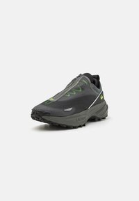 Lacoste AUDYSSOR TRAIL 224 - Αθλητικά παπούτσια - dark grey/black