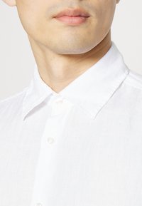 BOSS RASH 2 - Pluus - white
