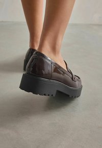 Next WIDE FIT FOREVER COMFORT CHUNKY LOAFERS - Scarpe senza lacci - brown