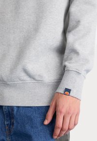 Ellesse Sweater - grey marl
