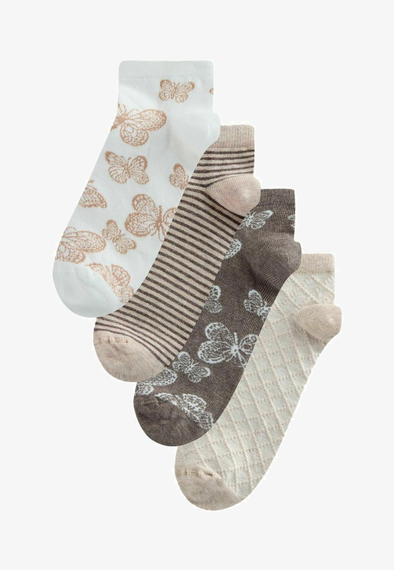 Quatre chaussettes courtes aux tons beige et marron : une blanche avec des papillons, une rayée, une marron avec des papillons, et une à motif texturé uni.