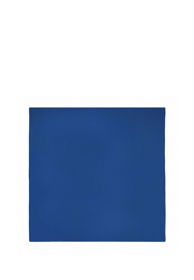 Obdélníková modrá podložka s hladkým, matným povrchem. Okraje jsou rovné a má jednotnou barvu bez viditelných vzorů nebo kovových dílů.