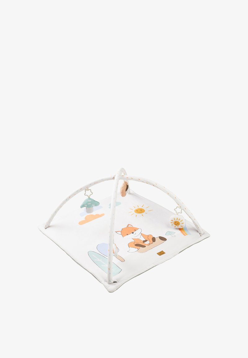 Play mat with a white soft surface featuring pastel animal illustrations, a fox, and hanging toys on a lightweight arch frame.