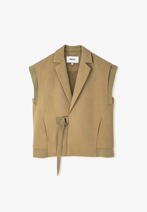 Khaki mouwloze vest met schoudervullingen, geknipte revers, een voorste riem met gesp en zijslits voor extra detail en ontwerp.