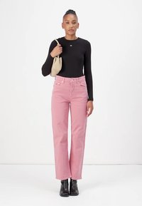 Tommy Jeans LAYLA SLIM STRAIGHT - Džínsy s rovným strihom - tahiti berry