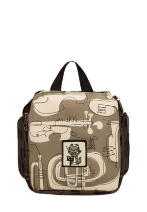 Zaino quadrato beige e marrone con manico nero, design astratti a linee e una toppa con un gatto che dirige la musica.