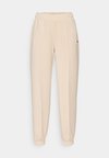 OLYMPE JOGGER - Tracksuit bottoms - fawn taupe