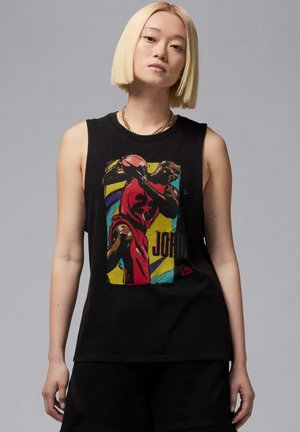 Top sin mangas negro con un estampado gráfico colorido de un jugador de baloncesto y el texto "JORDAN" en colores llamativos.