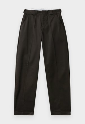 Melni bikses no gluda auduma ar pielāgotu piegriezumu. Aprīkotas ar jostas cilpām, sānu kabatām un nedaudz sašaurinātu kājas dizainu.