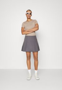 ONLY ONLTILLY  - Jupe plissée - grey