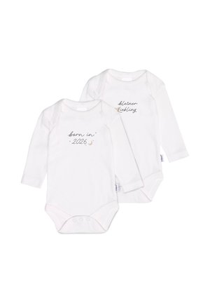 Two white long-sleeve baby bodysuits, one reads "born in 2026" with stars and moon, the other reads "kleiner Liebling" in script text.