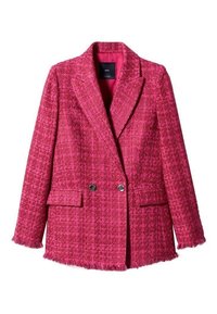 Vaaleanpunainen tweed-takki kaksoisnapituksella, lapel-kauluksella, etutaskuilla ja risaisella helman reunalla. Varustettu hopeisilla napilla. Vuorattu sisus.