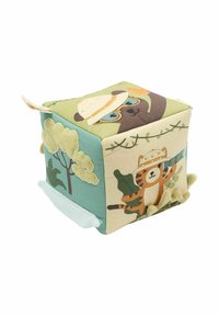Puha szövetkocka állatillusztrációkkal, zöld, bézs és kék színekkel. Mintás díszítések és címkék a sarkokon.