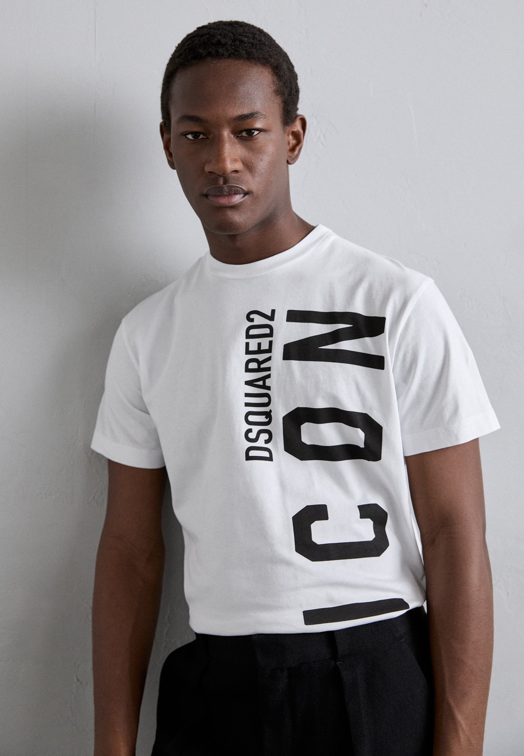 【関税&送料込】Dsquared Logo Print T-Shirt 15957393_36160492_600.jpg