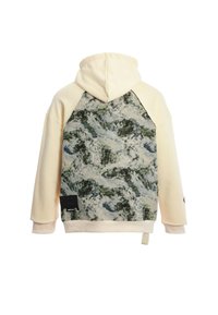 Sudadera con capucha que presenta un frente crema y un patrón multicolor texturizado en la parte posterior con una etiqueta de tela negra cerca del dobladillo.