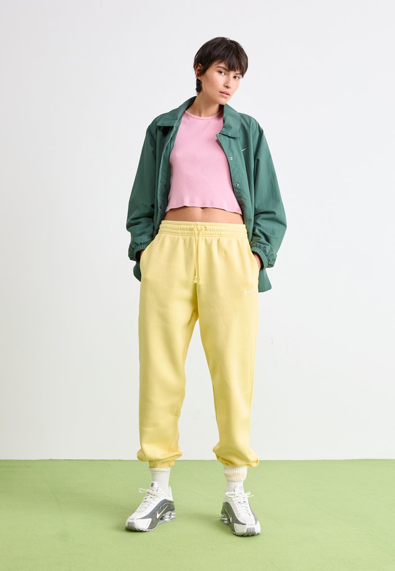 Nike Sportswear PANT Pantaloni sportivi soft yellow/(sail