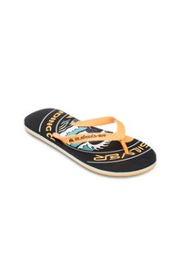 Svarta flip-flop sandaler med orange remmar och en texturerad sula. Har en färgglad grafisk design med vågor och varumärke på fotbädden.