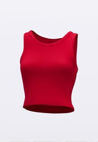 Crveni uski rezani top s rebrastim uzorkom, uskim dizajnom, okruglim izrezom i bez rukava. Glatka tekstura i skraćena dužina.