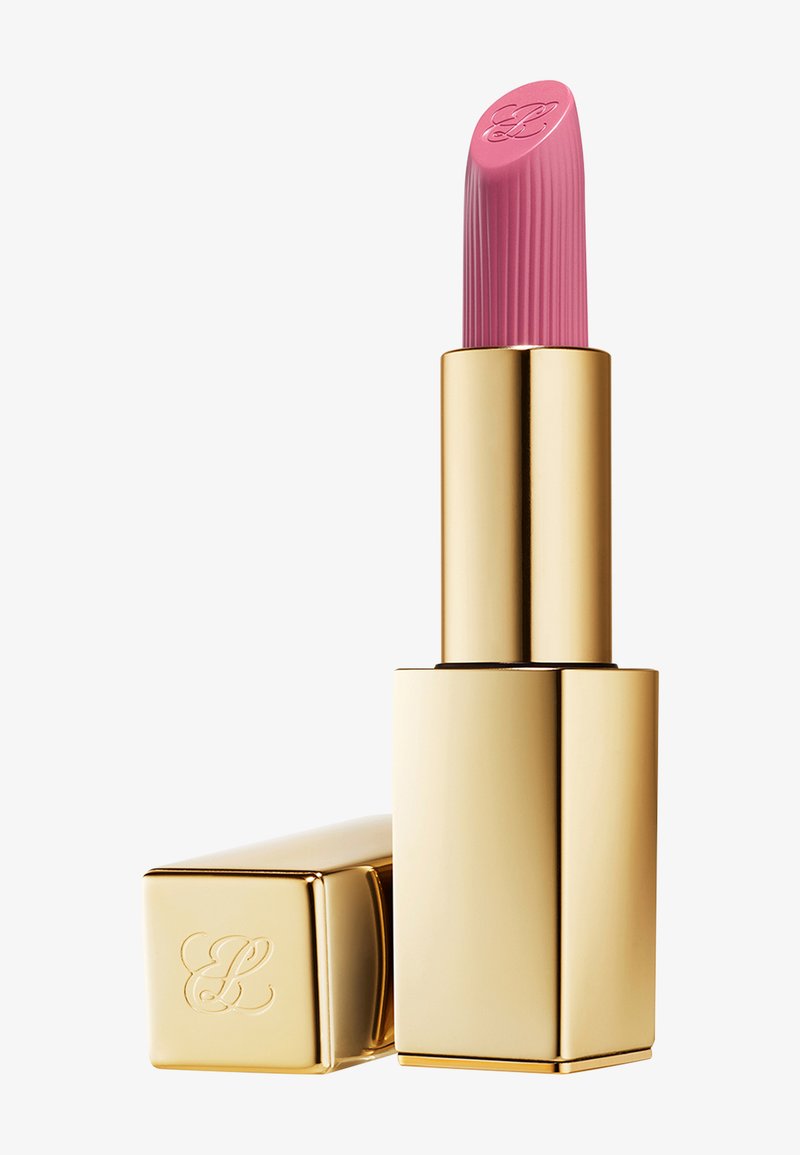 Gouden vierkante lippenstiftcase met lichtroze lippenstift, voorzien van verticale groeven en een reliëflogo op de top en de dop.