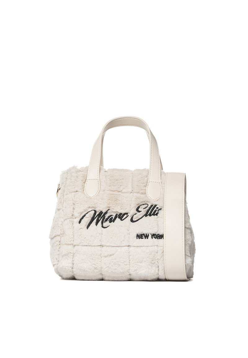 Witte pluche handtas met gewatteerde textuur, leren handvatten en zijriem. Voorzien van zwart geborduurd logo "Marc Ellis" en "NEW YORK".