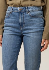 Oltre STRETCH LITTLE - Vaqueros a campana - azzurro
