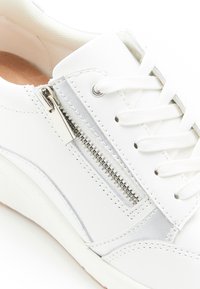Damart AMORTYL - Sneakers basse - blanc