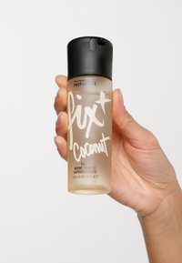 MAC PREP + PRIME FIX + - Primer - coconut