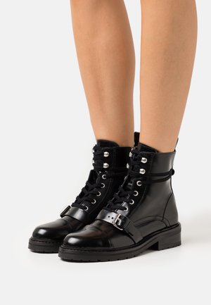 AllSaints Botki sznurowane