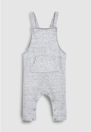 Combinaison bébé en tissu doux gris clair avec bretelles, poche kangourou à l’avant et boutons-pression le long de la couture intérieure pour un change facile.