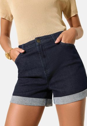 REGULAR FIT - Denimové šortky - rinse wash