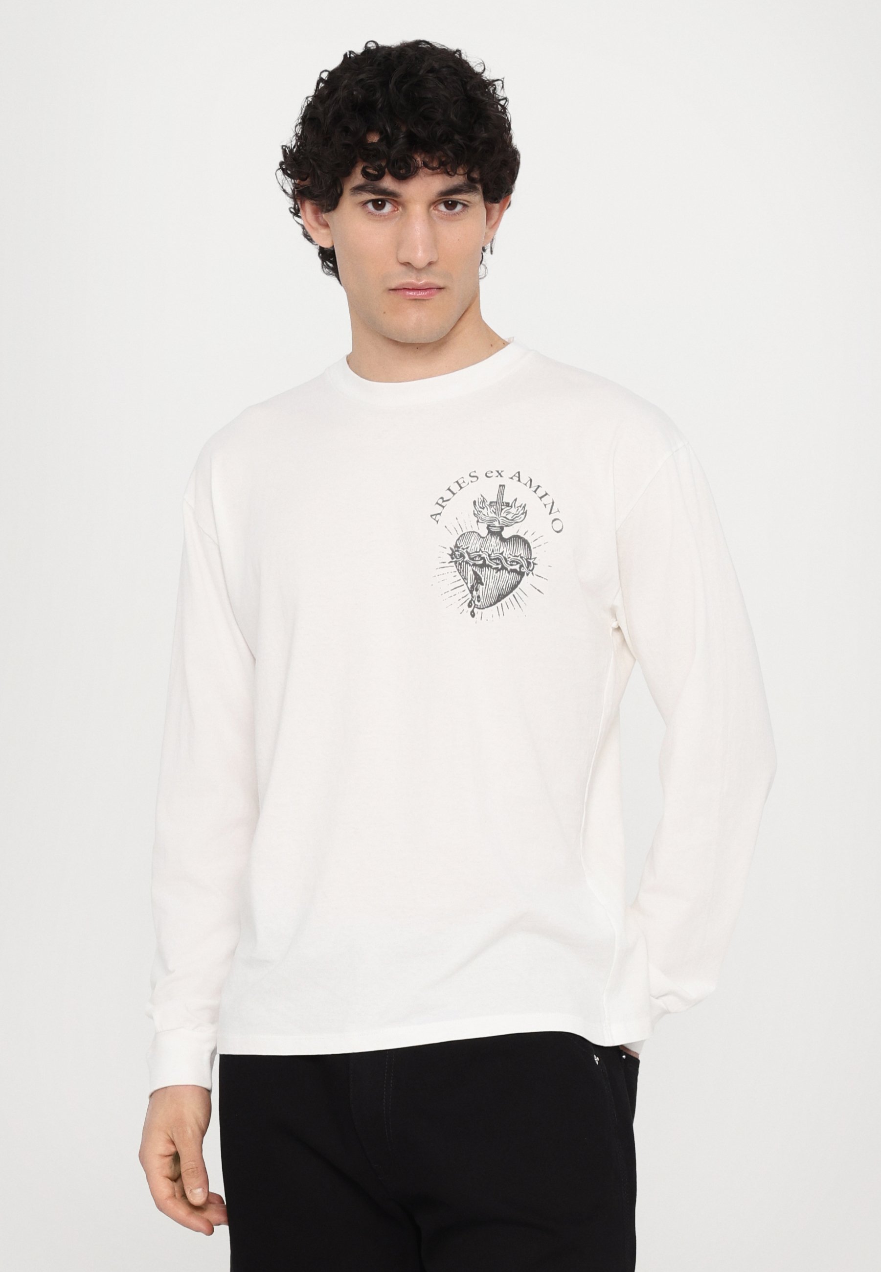 【関送無料】 Aries Faded Aries Ex Amino ロゴ Tシャツ Aries Faded Aries Ex Amino SS Tee - Off White – Goodhood