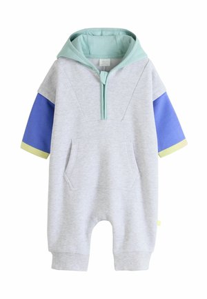 Combinaison bébé avec corps gris clair, manches courtes bleues et jaunes, capuche vert menthe, poche avant et fermeture éclair à moitié.