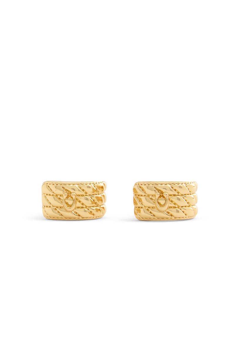 Boucles d'oreilles en or avec un design texturé et en spirale, présentant des lignes diagonales et un petit accent en boucle, finies avec une brillance polie.