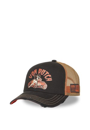 Casquette trucker en mesh noir et marron avec une visière usée, présentant une pin-up rétro avec une hot rod et le texte « Von Dutch » sur le panneau avant.