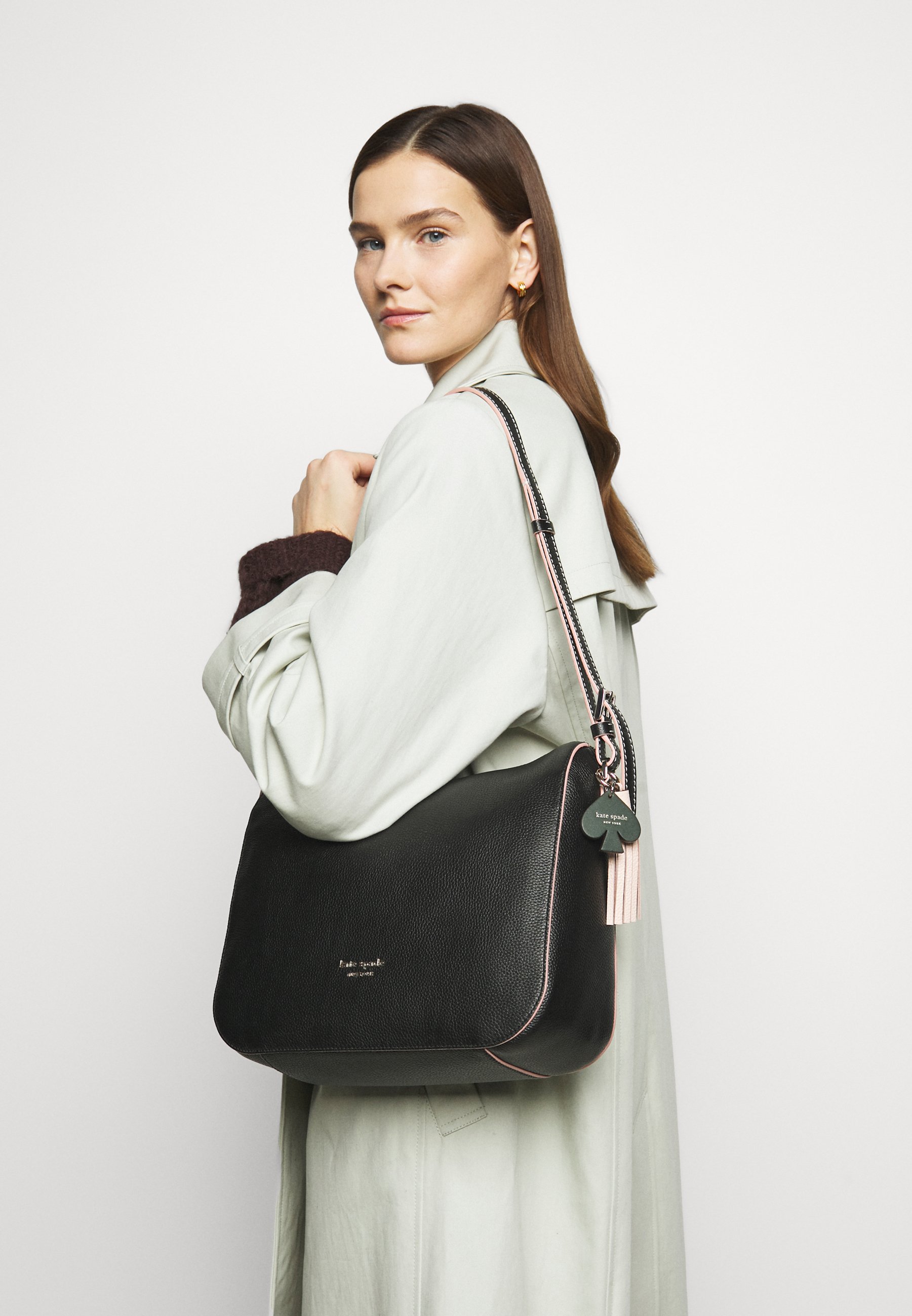 medium shoulder bag