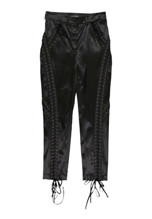 Pantalon en satin noir avec des détails à lacets sur les côtés, les poches et les bas de jambes, avec une bordure à œillets et une coupe ajustée.